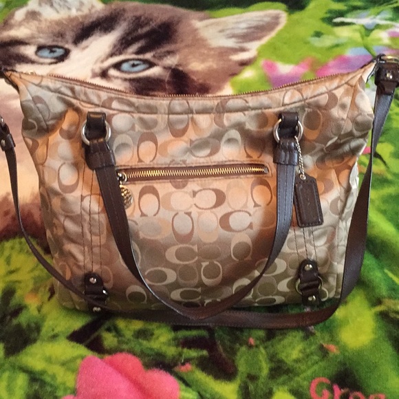 Coach Handbags - 💰💰Coach Alexandra Tote 🆑oset🆑ear🅾️ut‼️